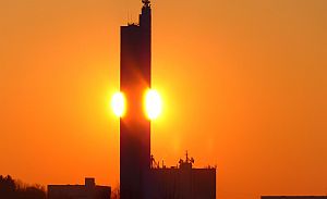 Abbildung: Büro in der gleißenden Sonne