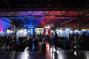 Grafik: E-Sportler auf einem Event