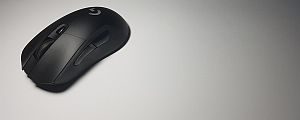 PC-Mäuse unterscheiden sich deutlich voneiannder - hier ist ein schmales und einfaches Modell mit Seitentasten zu sehen Abbildung: Gaming Mouse